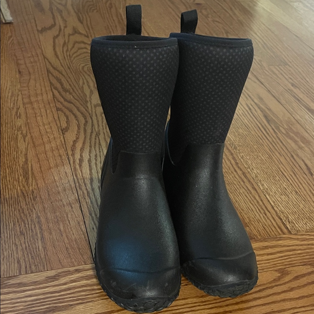 Women’s MUCK gardening boots